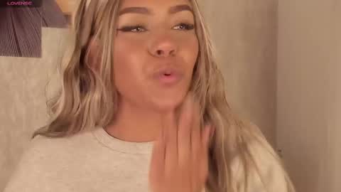 Emma Morgann online show from February 2025 11:54:01 AM