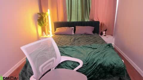 Snapshot of emma_myer chatting on April 2026 06:19:01 AM Emma Myer online show from April 2026 06:19:01 AM