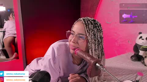 Snapshot of emma_nakamura chatting on December 2024 06:52:02 PM online show from December 2024 06:52:02 PM