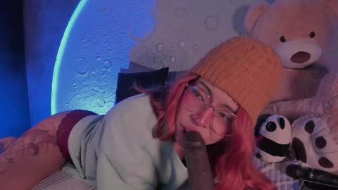 Snapshot of emma_nakamura chatting on February 2025 01:05:01 PM online show from February 2025 01:05:01 PM