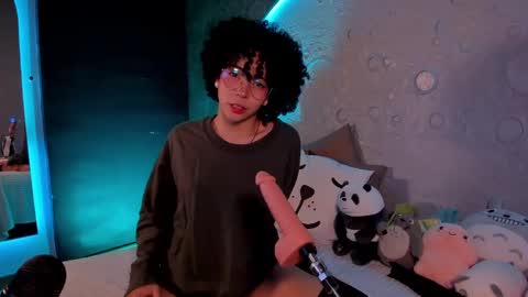 Snapshot of emma_nakamura chatting on February 2025 10:04:02 AM online show from February 2025 10:04:02 AM