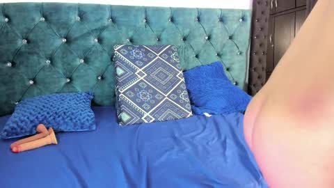 Snapshot of emma_rosse_01 chatting on September 2025 05:18:02 AM Emma rosse online show from September 2025 05:18:02 AM