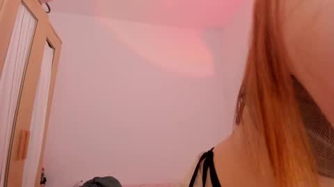 Snapshot of emma_rr chatting on February 2025 04:45:02 PM Emma online show from February 2025 04:45:02 PM