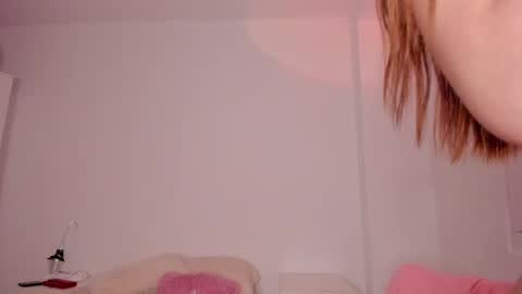 Snapshot of emma_rr chatting on February 2025 03:59:01 PM Emma online show from February 2025 03:59:01 PM
