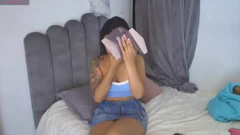 emma_saenz01 online show from June 2026 05:50:02 AM