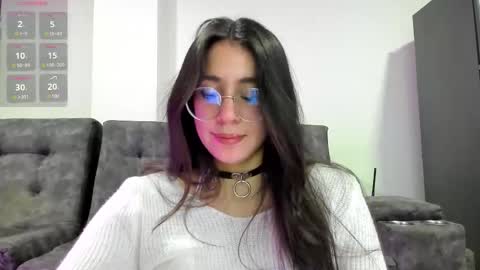 Emma online show from November 2025 04:18:01 AM