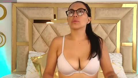 Emma Sanz online show from February 2026 12:32:01 PM