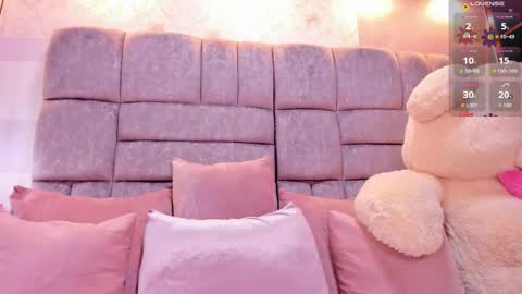 Snapshot of emma_stoonne chatting on November 2025 04:53:01 PM Emma online show from November 2025 04:53:01 PM