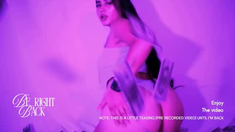 emma_whitee_ online show from November 2025 12:16:02 PM