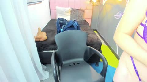Snapshot of emmaaevans_ chatting on December 2024 11:23:02 AM Emma Evans online show from December 2024 11:23:02 AM