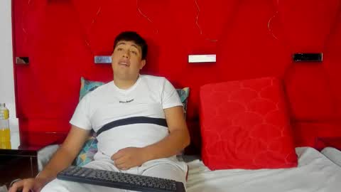 EmmaAndDemon online show from January 2026 03:27:01 PM