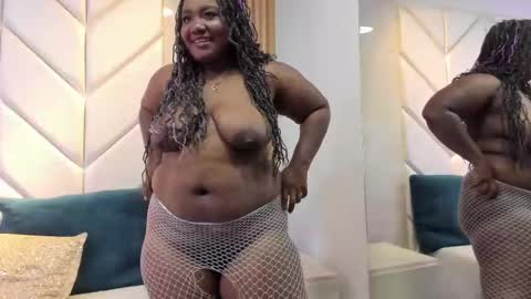 Snapshot of emmabrantt_ chatting on October 2025 04:03:02 AM EmmaBrantt  online show from October 2025 04:03:02 AM