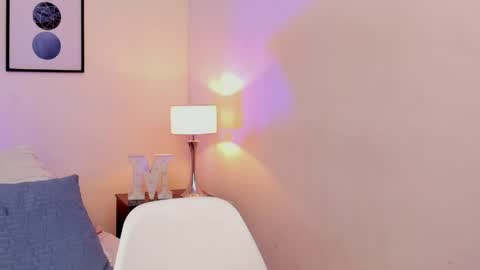 Emma  online show from April 2026 09:39:33 PM