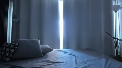 emmaclark_1 online show from February 2026 10:06:01 PM