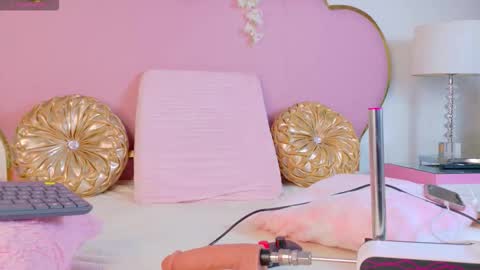 Welcome Im yosein  Your love is my passion activate it with your tips and enjoy with me online show from October 2025 10:39:02 PM