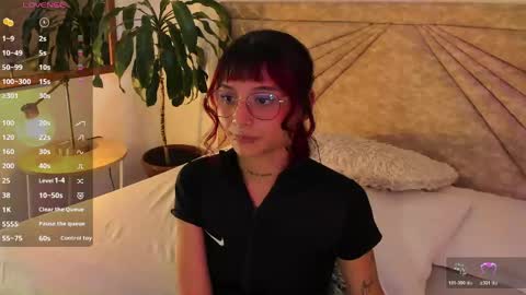 Snapshot of emmaduff_ chatting on April 2026 07:59:01 PM online show from April 2026 07:59:01 PM