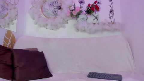 Snapshot of emmaduque chatting on April 2026 04:53:02 PM Emma Duque online show from April 2026 04:53:02 PM