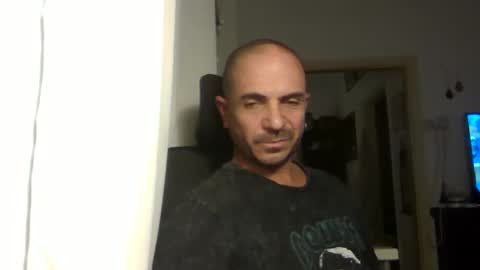 Ariel online show from November 2025 10:03:02 PM