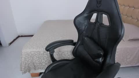 Jennifer online show from March 2026 09:40:02 PM