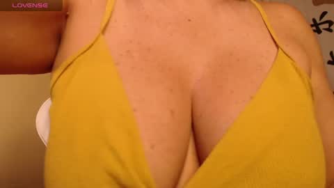 Andrea online show from April 2026 10:10:01 AM