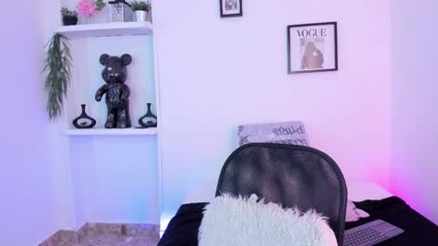 emmajohanson online show from February 2026 07:35:01 PM