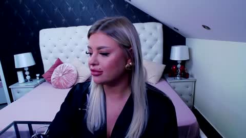 Emma Mavis online show from December 2024 06:43:01 AM