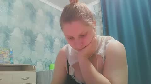 Snapshot of emmamelody944534 chatting on October 2025 05:36:02 PM emmamelody online show from October 2025 05:36:02 PM