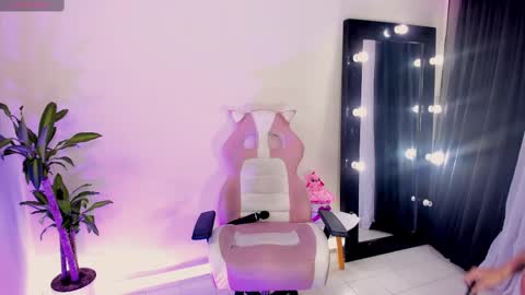 Emma Russell online show from March 2025 02:40:02 PM