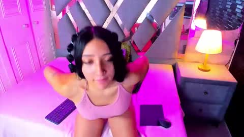 Snapshot of emmateylor chatting on March 2026 02:06:02 PM Emma online show from March 2026 02:06:02 PM