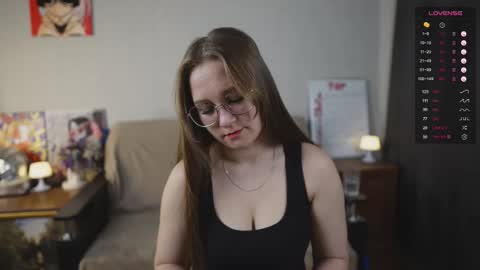 Mia online show from November 2025 03:11:01 PM