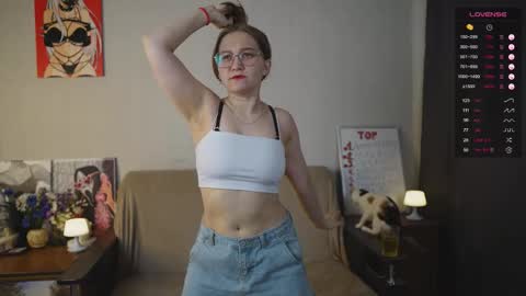 Mia online show from December 2025 04:11:02 AM