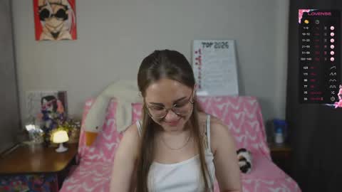Snapshot of emmatiny chatting on May 2026 05:20:02 PM Mia online show from May 2026 05:20:02 PM