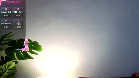 Snapshot of emmavayne chatting on May 2026 06:57:02 PM Emma online show from May 2026 06:57:02 PM