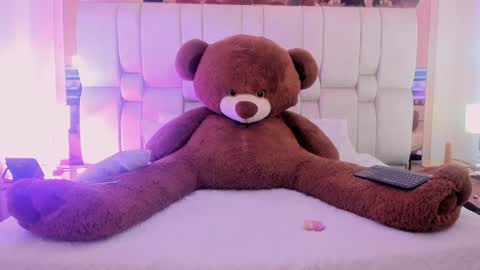 emmawardwell online show from April 2026 03:56:01 AM