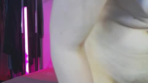 Emma online show from October 2025 04:51:02 AM