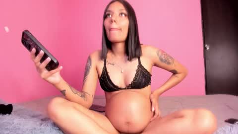 Emmi online show from December 2025 04:29:02 AM