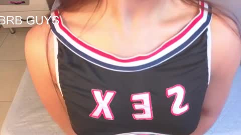 emmi_collins online show from October 2025 07:33:02 PM