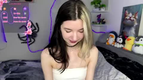 emmie_everly online show from June 2026 09:09:01 PM