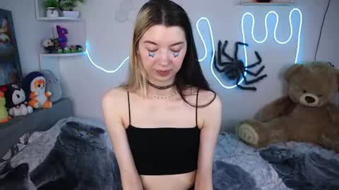 emmie_everly online show from June 2026 01:26:01 PM