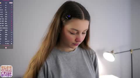 Snapshot of emmiemurray chatting on June 2026 09:25:02 AM Aurora online show from June 2026 09:25:02 AM
