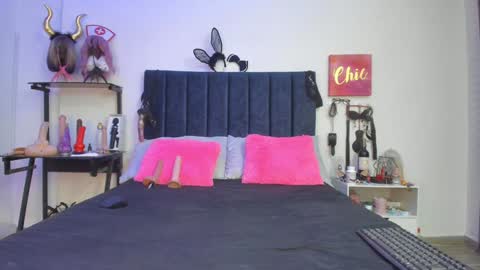 Snapshot of emmily_giraldo chatting on December 2024 02:06:02 PM online show from December 2024 02:06:02 PM