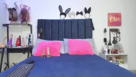 Snapshot of emmily_giraldo chatting on January 2025 05:59:02 PM online show from January 2025 05:59:02 PM