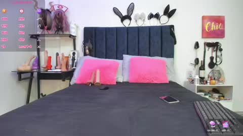 Snapshot of emmily_giraldo chatting on March 2025 03:24:02 PM online show from March 2025 03:24:02 PM