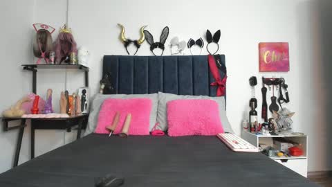 Snapshot of emmily_giraldo chatting on October 2025 12:24:01 PM online show from October 2025 12:24:01 PM