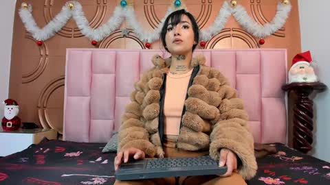 Emmily keller online show from January 2025 01:41:02 PM