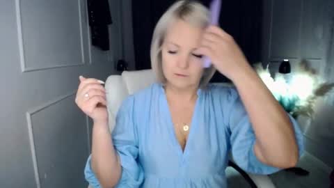 Snapshot of emmmam chatting on December 2025 11:16:02 AM emmmam online show from December 2025 11:16:02 AM