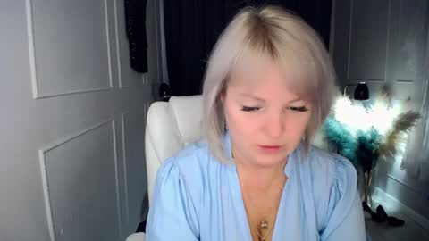 Snapshot of emmmam chatting on March 2026 12:23:01 PM emmmam online show from March 2026 12:23:01 PM