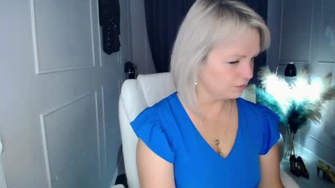 Snapshot of emmmam chatting on April 2026 05:12:02 AM emmmam online show from April 2026 05:12:02 AM