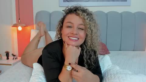 Snapshot of emmyboyd chatting on November 2025 03:56:02 PM Emma online show from November 2025 03:56:02 PM