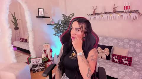 Emmy Evans  online show from November 2025 08:20:01 PM